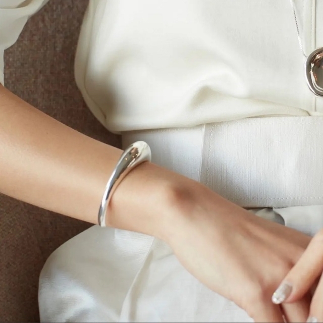 CLANE(クラネ)のCLANE  Nothing And Others PUDDLE BANGLE レディースのアクセサリー(ブレスレット/バングル)の商品写真