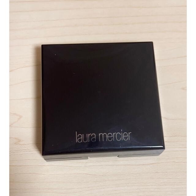 laura mercier(ローラメルシエ)のローラ メルシエ キャンドルグロウ パーフェクティングパウダー 01 1 9g コスメ/美容のベースメイク/化粧品(フェイスパウダー)の商品写真