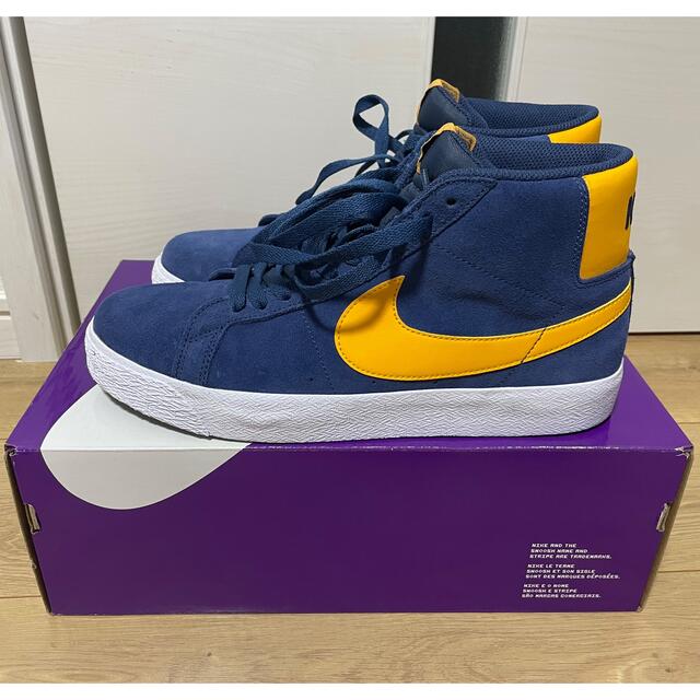 NIKE(ナイキ)のNIKE SB ZOOM BLAZER MID ミシガン メンズの靴/シューズ(スニーカー)の商品写真