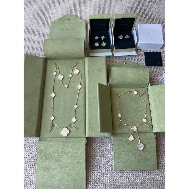 Van Cleef & Arpels - ヴァン クリーフ＆アーペル マジックアルハンブラ