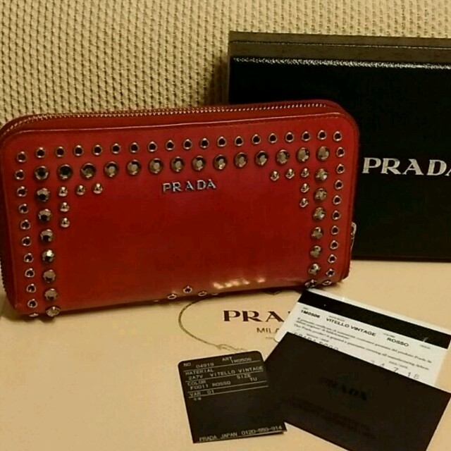 PRADA(プラダ)の　MRN様★専用★　　プラダPRADA　財布 レディースのファッション小物(財布)の商品写真