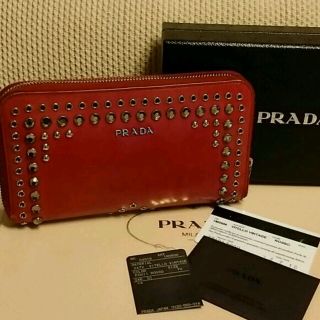 PRADA(財布)のフリマアイテム一覧 PRADA(財布)のフリマアイテム一覧