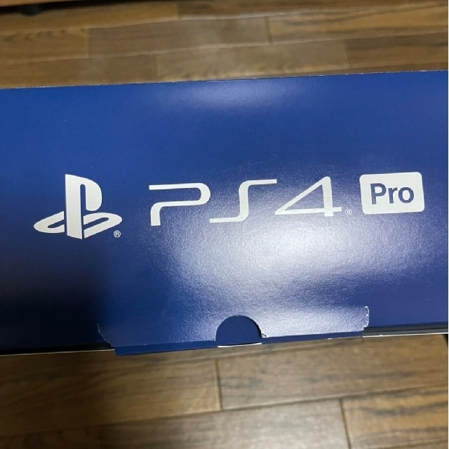 SONY(ソニー)のPS4 Pro 1TB 本体 エンタメ/ホビーのゲームソフト/ゲーム機本体(家庭用ゲーム機本体)の商品写真