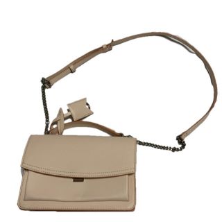 チャールズアンドキース(Charles and Keith)のショルダーバッグ(ハンドバッグ)(ショルダーバッグ)