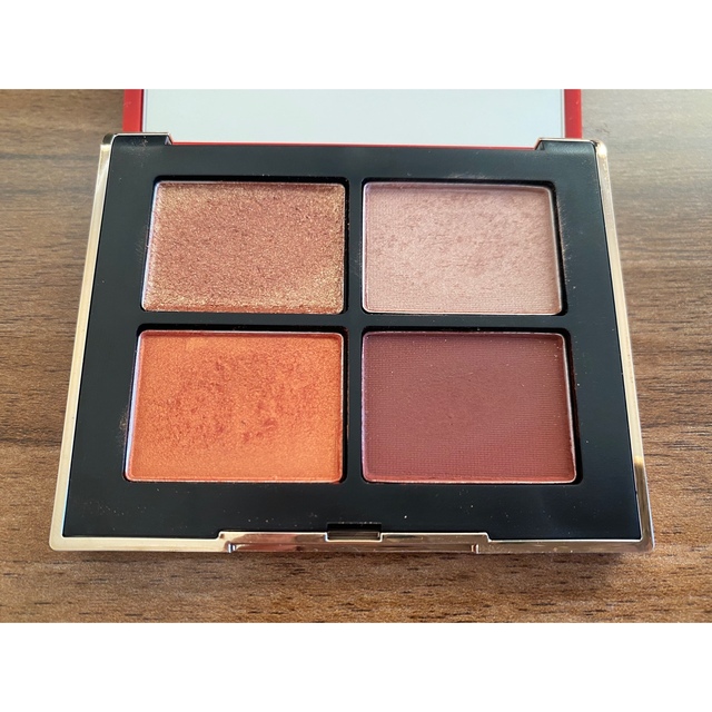 NARS(ナーズ)のNARS クワッド アイシャドー  02459 コスメ/美容のベースメイク/化粧品(アイシャドウ)の商品写真