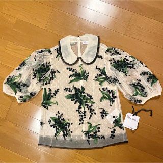 レッドヴァレンティノ(RED VALENTINO)のレッドヴァレンティノ  2021ss すずらん刺繍ブラウス(シャツ/ブラウス(長袖/七分))