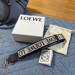 けるために LOEWE - 未使用 LOEWEロエベ アナグラムチャーム の通販 by