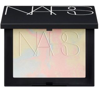 ナーズ(NARS)のライトリフレクティングプリズマティックパウダー(フェイスパウダー)