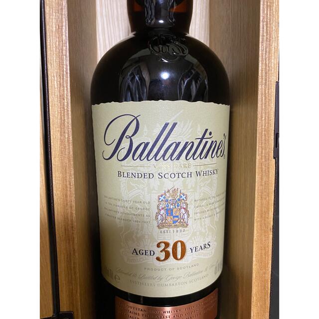 バランタイン 30年 700ml 40度 木箱  食品/飲料/酒の酒(ウイスキー)の商品写真