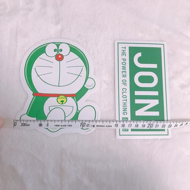 UNIQLO(ユニクロ)のUNIQLO 非売品　ドラえもんステッカー エンタメ/ホビーのおもちゃ/ぬいぐるみ(キャラクターグッズ)の商品写真