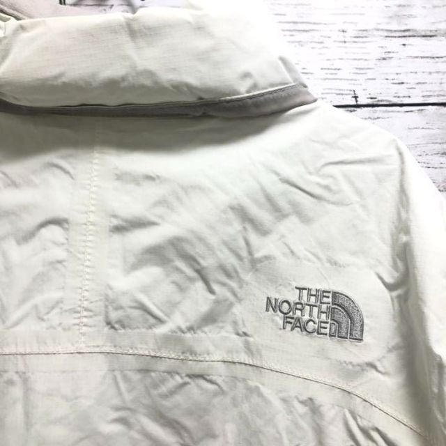 THE NORTH FACE(ザノースフェイス)のノースフェイス◆マウンテンパーカー　HYVENT オフホワイト　L レディースのジャケット/アウター(ナイロンジャケット)の商品写真