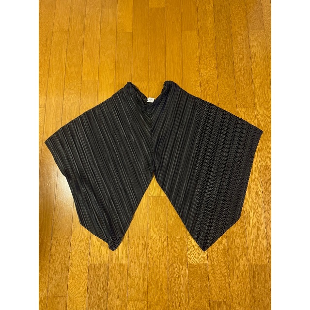 PLEATS PLEASE ISSEY MIYAKE(プリーツプリーズイッセイミヤケ)のPLEATS PLEASE   レディースのパンツ(その他)の商品写真