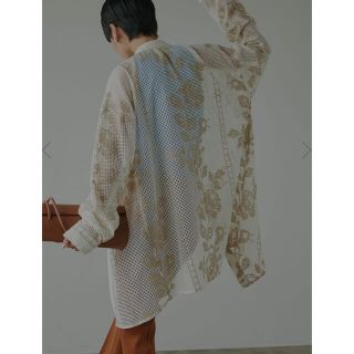 アメリヴィンテージ(Ameri VINTAGE)のMEDI CROSS STITCH LIKE SHIRT アイボリー(シャツ/ブラウス(長袖/七分))