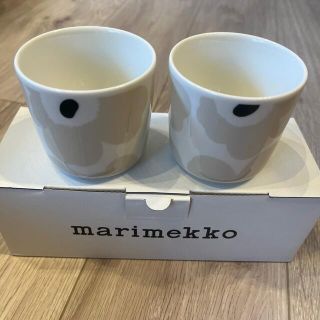 マリメッコ(marimekko)のmarimekko ウニッコ　ラテマグ　ホワイトベージュ(グラス/カップ)