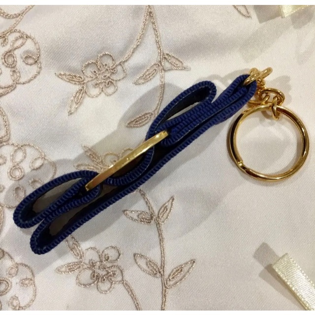 サルヴァトーレフェラガモ/キーホルダー リボン ネイビー ゴールド 箱有 Salvatore Ferragamo - フェラガモ ヴァラリボン ネイビーx