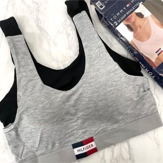 トミーヒルフィガー(TOMMY HILFIGER)のTOMMY HILFIGER スポーツブラ 2枚 ヨガ ランニング(トレーニング用品)