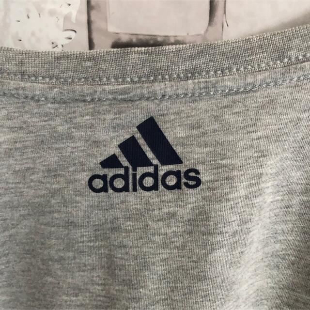 adidas(アディダス)のアディダス　Tシャツ　シャツ　バックロゴ　パホーマンスロゴ　珍品　大文字ロゴ メンズのトップス(Tシャツ/カットソー(半袖/袖なし))の商品写真