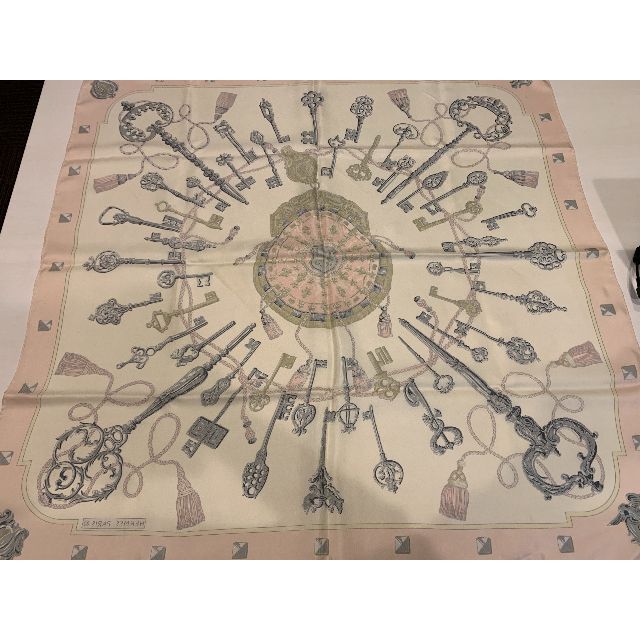 在庫あり/即出荷可】 エルメス カレ90 スカーフ Les Cles 鍵柄 黒×白