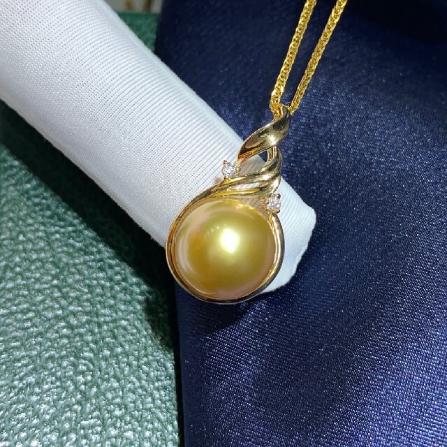 【高級】天然南洋真珠　ダイヤモンド付きペンダントk18 ネックレス 【人気商品】