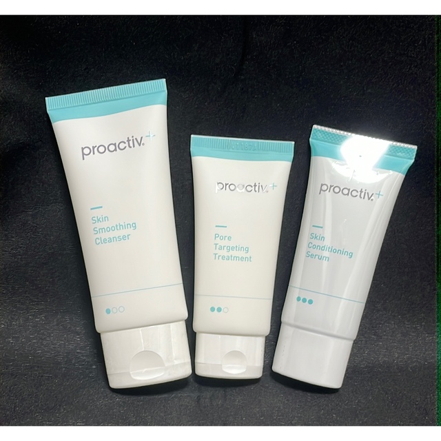 proactiv(プロアクティブ)のプロアクティブ＋  薬用3ステップ セット    30日サイズ ブラシ付き コスメ/美容のキット/セット(サンプル/トライアルキット)の商品写真