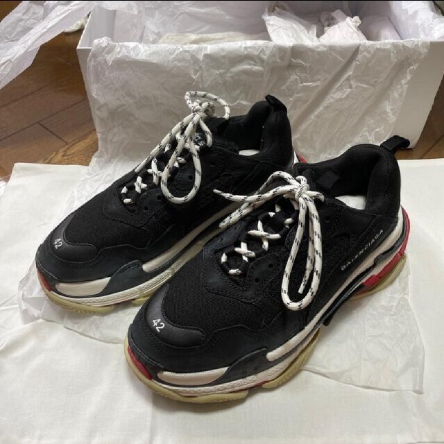 Balenciaga(バレンシアガ)のBalenciaga triple s スニーカー 42 メンズの靴/シューズ(スニーカー)の商品写真