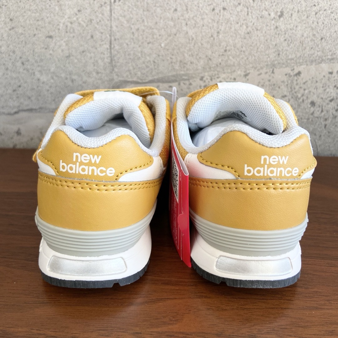 New Balance(ニューバランス)の【新品】15.5センチ イエロー ニューバランス スニーカー キッズ キッズ/ベビー/マタニティのキッズ靴/シューズ(15cm~)(スニーカー)の商品写真