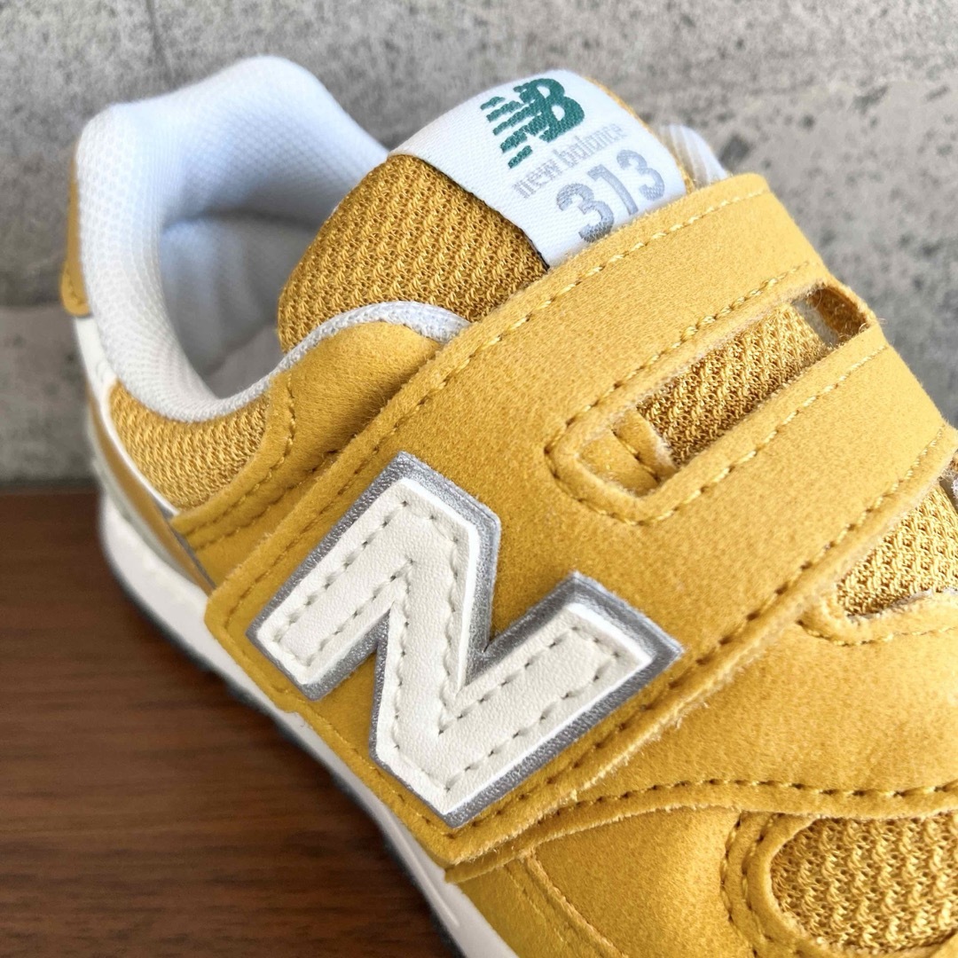 New Balance(ニューバランス)の【新品】15.5センチ イエロー ニューバランス スニーカー キッズ キッズ/ベビー/マタニティのキッズ靴/シューズ(15cm~)(スニーカー)の商品写真