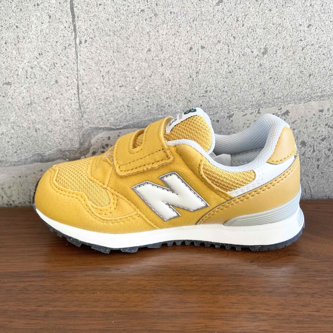 New Balance(ニューバランス)の【新品】15.5センチ イエロー ニューバランス スニーカー キッズ キッズ/ベビー/マタニティのキッズ靴/シューズ(15cm~)(スニーカー)の商品写真