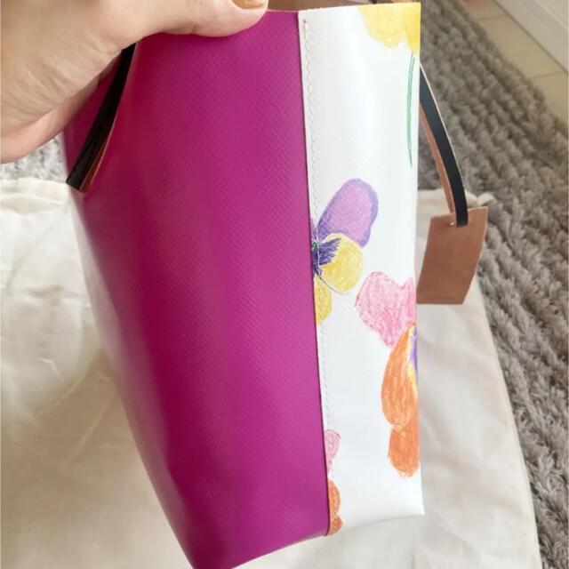 Marni(マルニ)の※値下げ!!新品　新作　マルニ　バッグ　トートバッグ　花　フラワー　パープル　紫 レディースのバッグ(トートバッグ)の商品写真