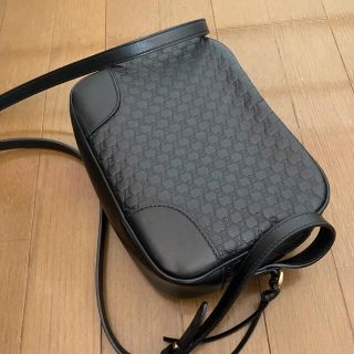 グッチ(Gucci)のGUCCIマイクロシマショルダーバッグ 黒(ショルダーバッグ)