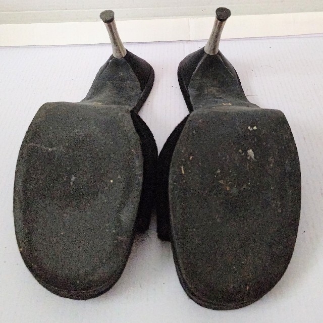 ZAZOU 黒ベロア×シルバーピンヒール　ミュール　M 23.5cm レディースの靴/シューズ(ミュール)の商品写真