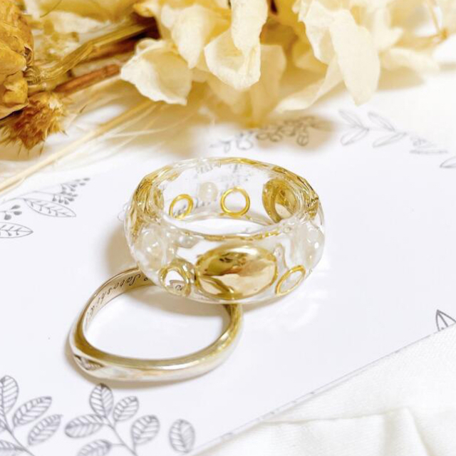 レジンリング　指輪　リング　ゴールド　パール　大人可愛い　キラキラ　13号 ハンドメイドのアクセサリー(リング)の商品写真