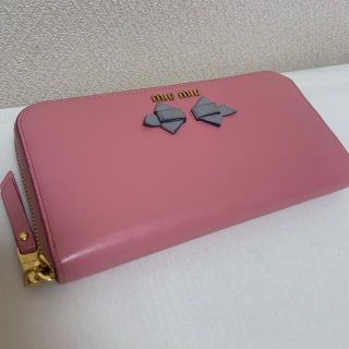 ミュウミュウ(miumiu)のmiumiu財布　長財布　ピンク　リボン(長財布)