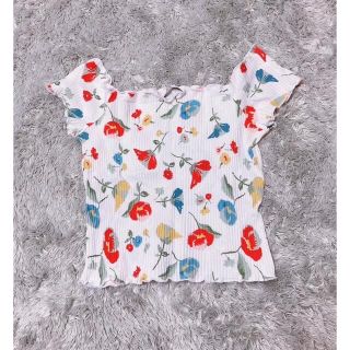 ザラ(ZARA)の花柄トップス 花柄Tシャツ オフショルダー オフショル レディース 春夏 白(Tシャツ(半袖/袖なし))