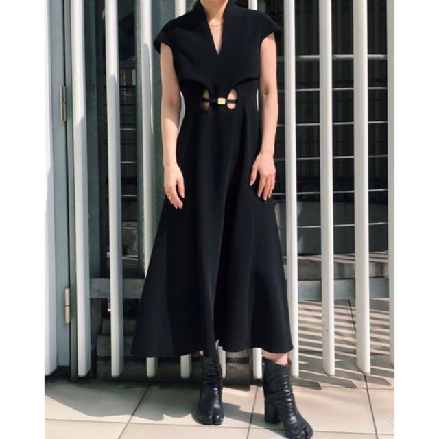 ロングワンピース/マキシワンピースmame Flared Hole Dress with Leather Belt