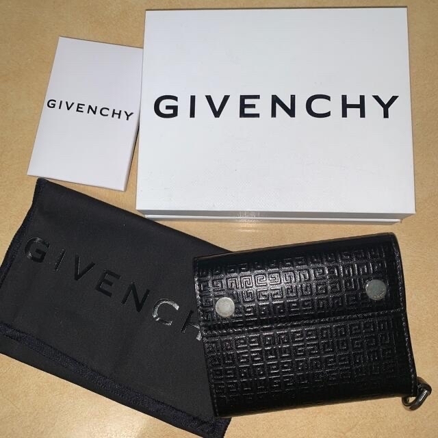 美品 GIVENCHY レザー 三つ折り財布 スタッズ ブラック 備品付き