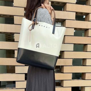 マルニ モデル トートバッグ(レディース)の通販 100点以上 | Marniの 現品限り一斉値下げ! 【国内完売☆レアデザイン】MARNI museo 花柄 バイカラーバッグ 新品 ショルダーバッグ