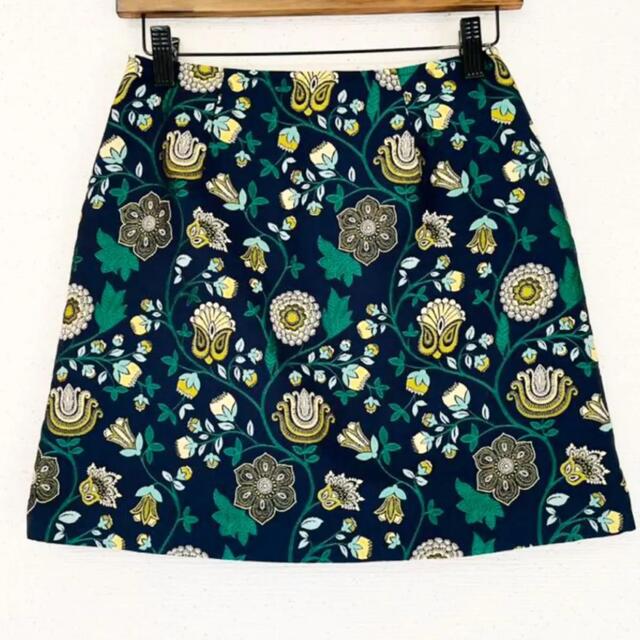 ROSE BUD(ローズバッド)のジャガード風で可愛い✨‼️❤️ROSE BUD❤️花刺繍スカート レディースのスカート(ミニスカート)の商品写真