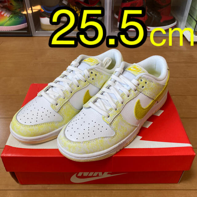 NIKE(ナイキ)のNIKE WMNS DUNK LOW "YELLOW STRIKE" レディースの靴/シューズ(スニーカー)の商品写真