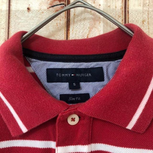 TOMMY HILFIGER(トミーヒルフィガー)の【美品】トミーヒルフィガー　赤　レッド　ボーダー　半袖　ポロシャツ メンズのトップス(ポロシャツ)の商品写真