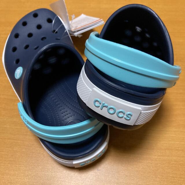 crocs(クロックス)の新品 20㎝ クロックス クロックバンド 2.0 クロッグ ネイビー キッズ/ベビー/マタニティのベビー靴/シューズ(~14cm)(サンダル)の商品写真