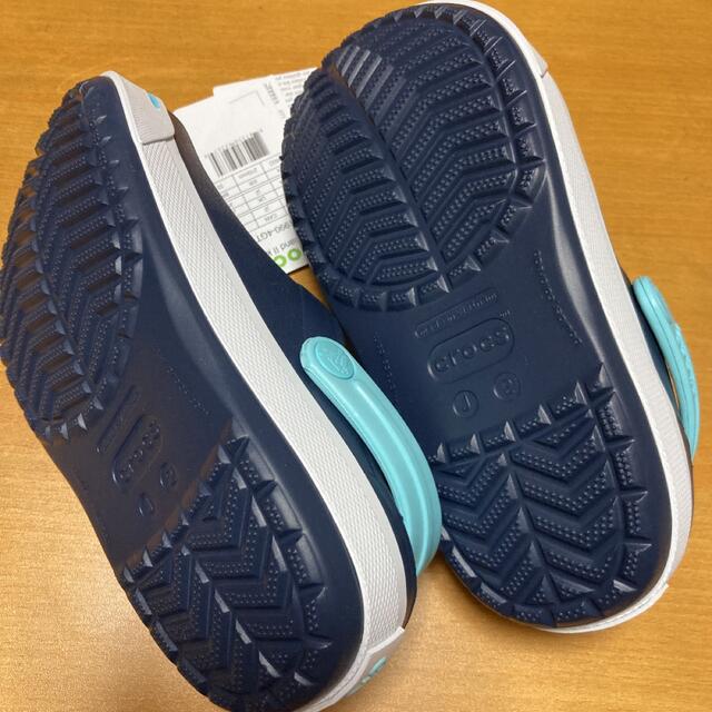 crocs(クロックス)の新品 20㎝ クロックス クロックバンド 2.0 クロッグ ネイビー キッズ/ベビー/マタニティのベビー靴/シューズ(~14cm)(サンダル)の商品写真