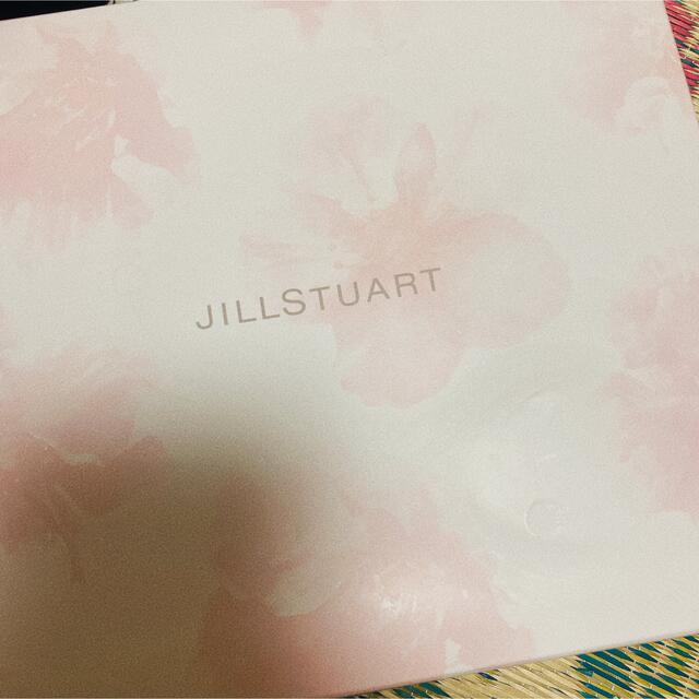 JILLSTUART(ジルスチュアート)の【新品未使用】ジル・スチュアート　ハンドクリーム　タオル　ギフト コスメ/美容のボディケア(ハンドクリーム)の商品写真