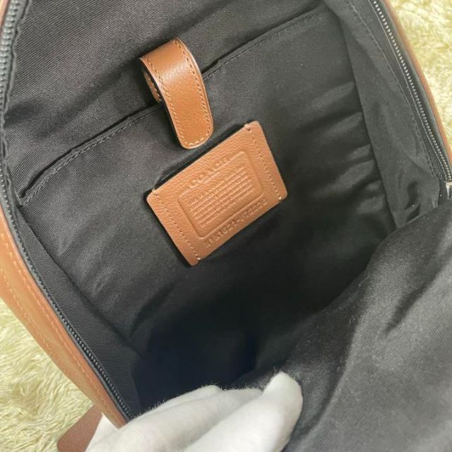 COACH(コーチ)の【極美品】COACH コーチ　チャールズ　ヴァーシティ　ボディバッグ ストライプ メンズのバッグ(ボディーバッグ)の商品写真