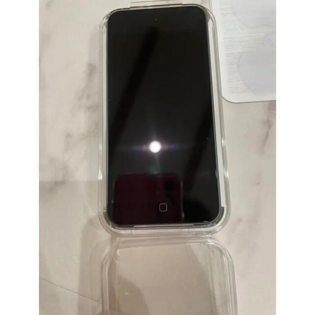 iPod touch(アイポッドタッチ)の特価 Apple iPod touch 32G MKJ02J/A ほぼ新品 スマホ/家電/カメラのオーディオ機器(ポータブルプレーヤー)の商品写真