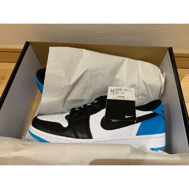 NIKE(ナイキ)のNIKEAIRJORDAN1LOWBLACKandDARKPOWDER BLUE メンズの靴/シューズ(スニーカー)の商品写真