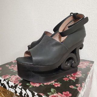 ジェフリーキャンベル(JEFFREY CAMPBELL)の【お値下げ!!】ジェフリーキャンベル スケーター サンダル ブラック(サンダル)