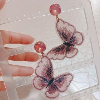 バブルス(Bubbles)のキラキラビジュー♡ピンク♡バタフライピアス(ピアス)