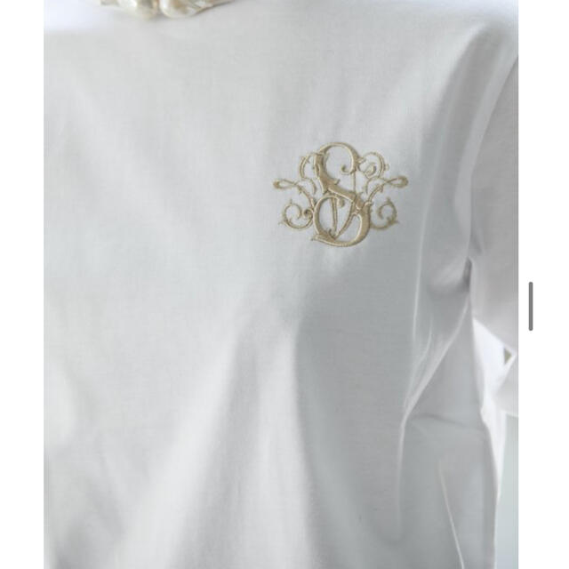 Drawer(ドゥロワー)のchic様専用seventen SVT刺繍 Tシャツホワイト レディースのトップス(Tシャツ(半袖/袖なし))の商品写真