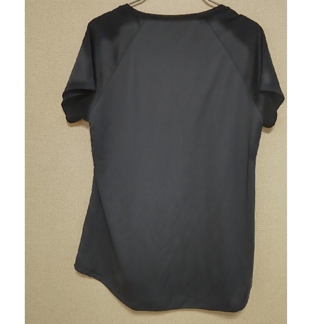 GU(ジーユー)の【みんみん様専用】Tシャツ/gu ACTIVE/グレー/美品 レディースのトップス(Tシャツ(半袖/袖なし))の商品写真